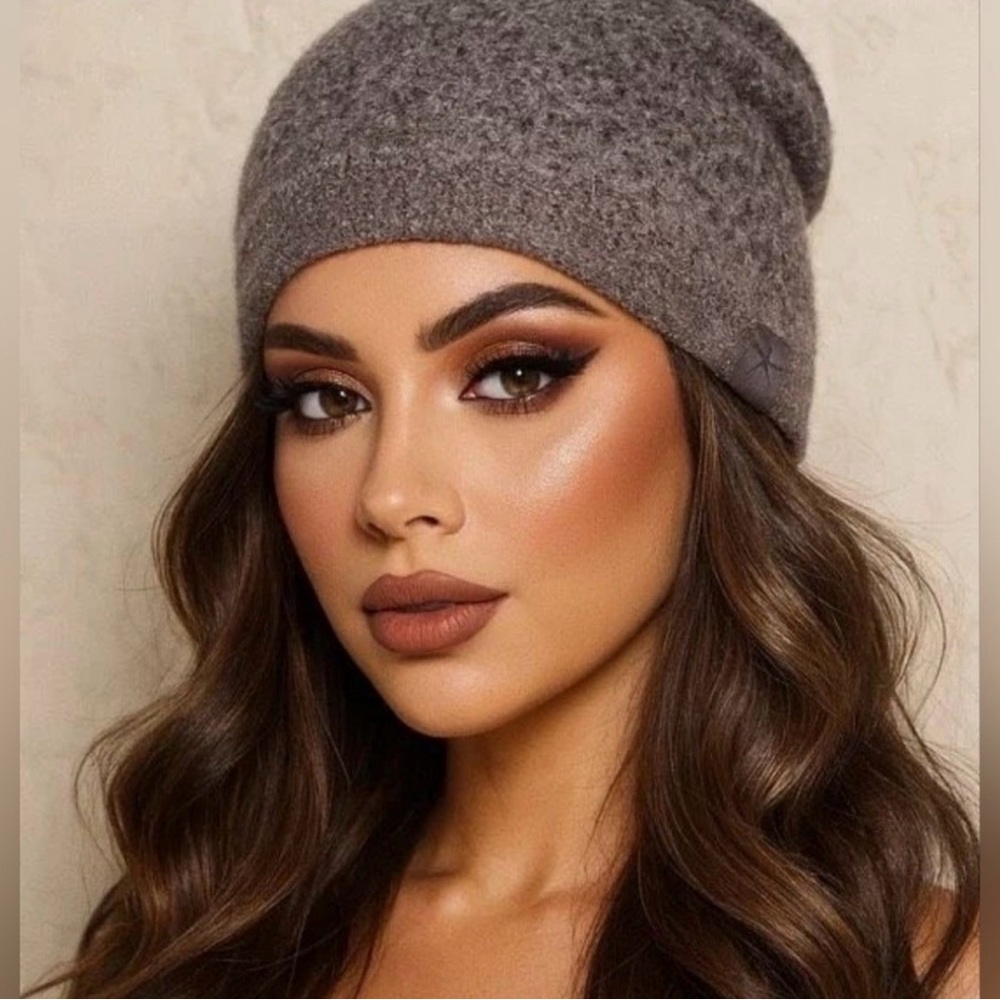 NWT Barefoot Dreams CozyChic Lite Confetti Beanie hat in a Smokey Green-Fog Gray